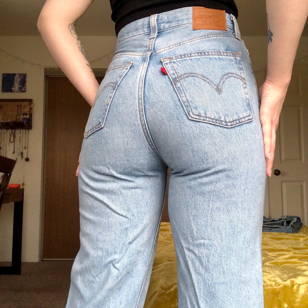 LEVI’S RIBCAGE STRAIGHT ANKLE WOMENS JEANS